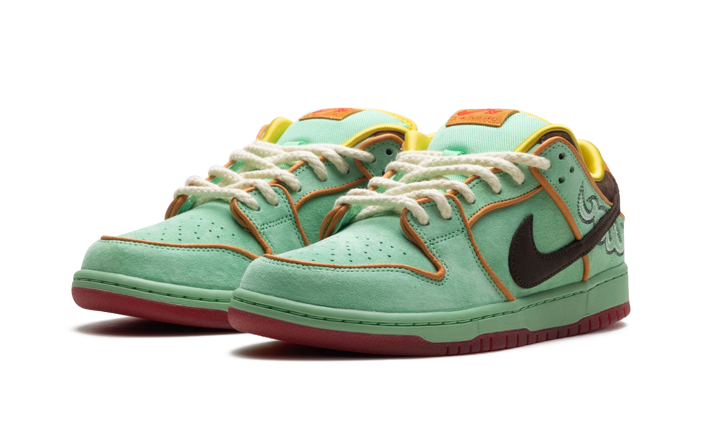Nike SB Dunk Low Rodeo Tourmaline – elölnézet, orrpanel és fűzőrész