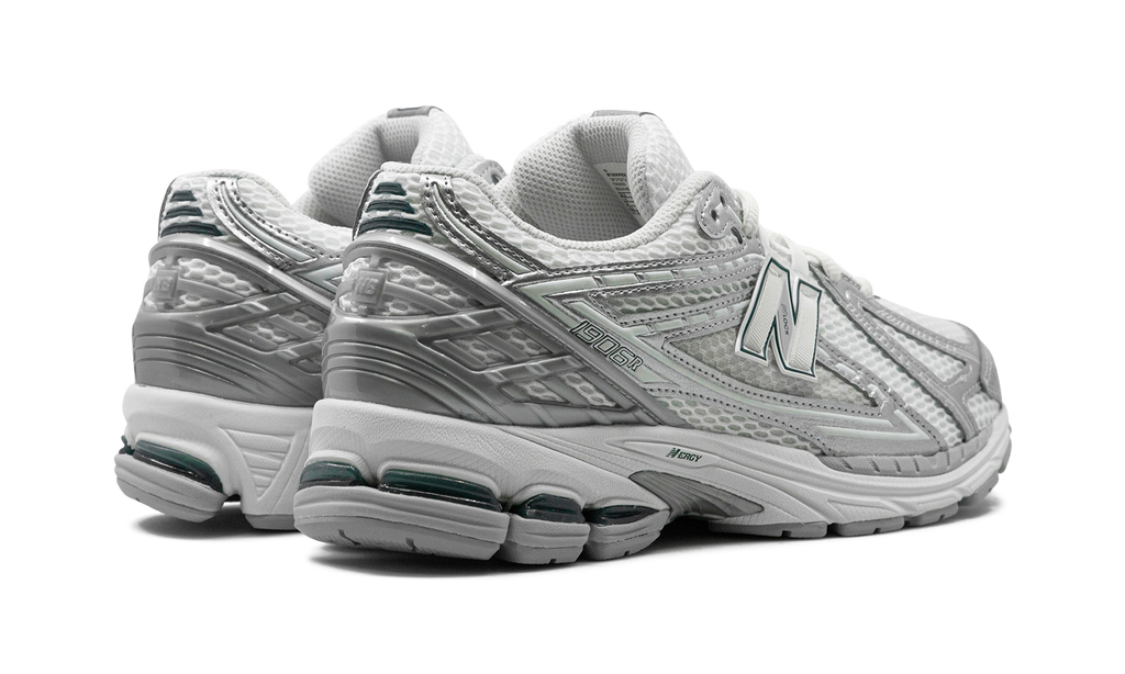 New Balance 1906R Silver Metallic Sea Salt - OnSize