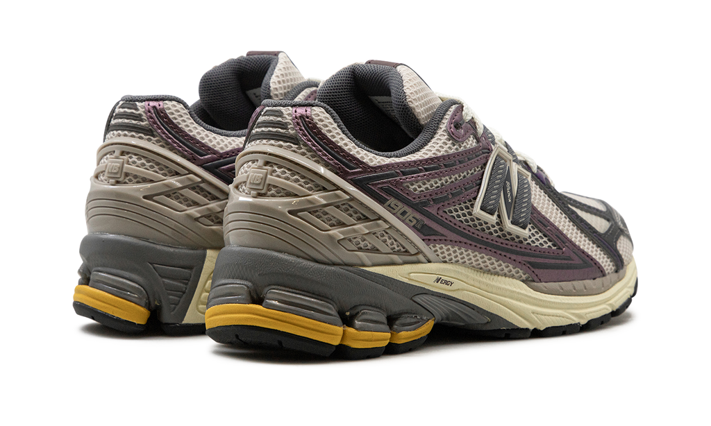 New Balance 1906R Licorice - OnSize