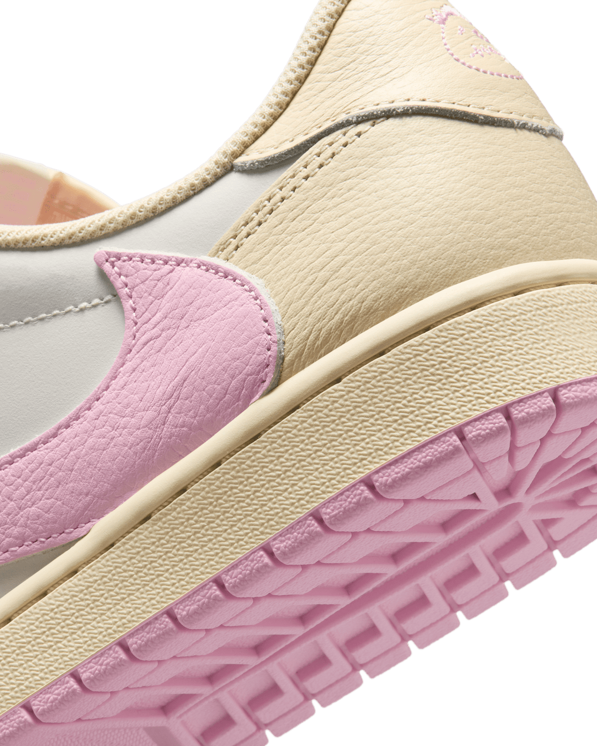 Jordan 1 Retro Low OG SP Travis Scott Shy Pink - OnSize
