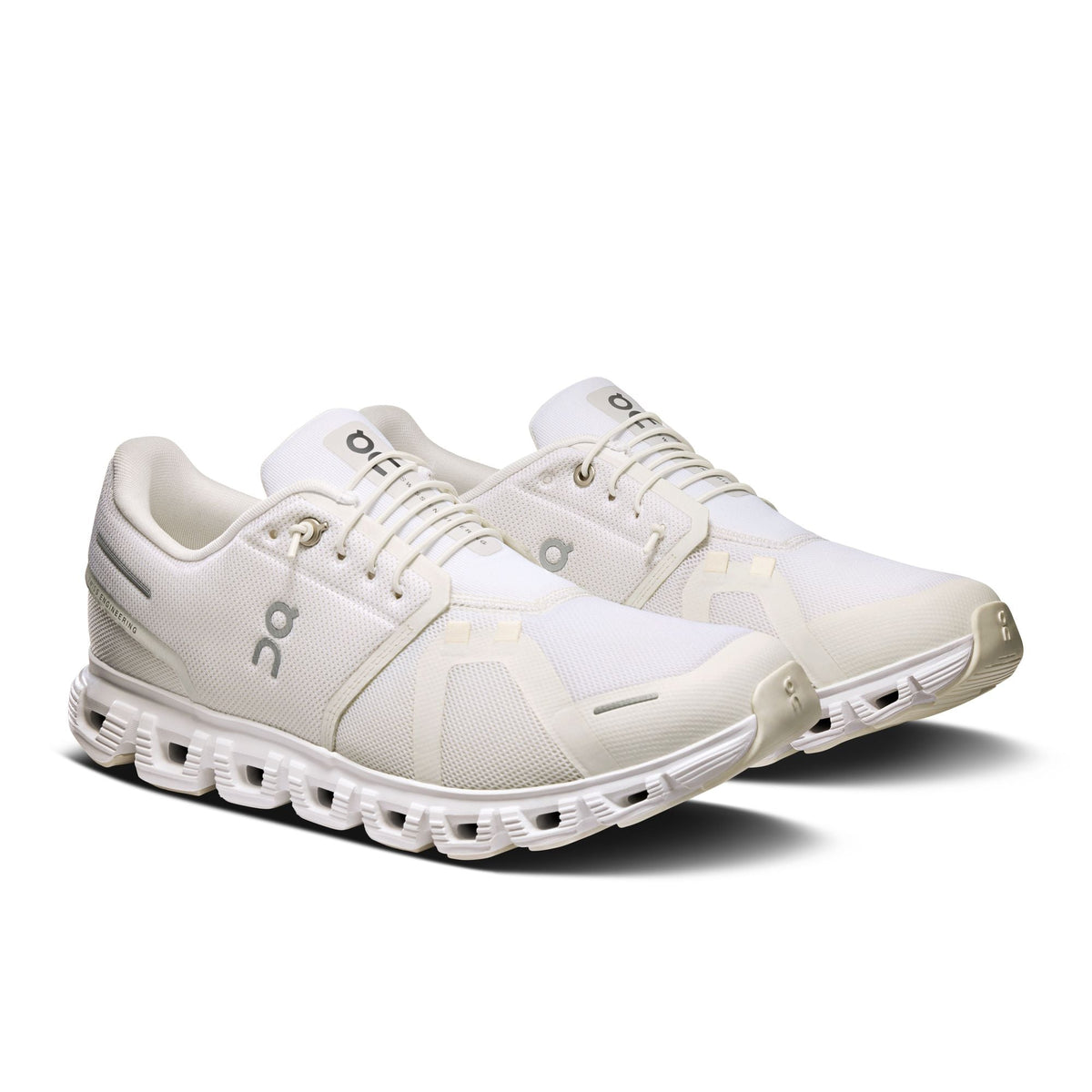 On Running Cloud 6 White - OnSize