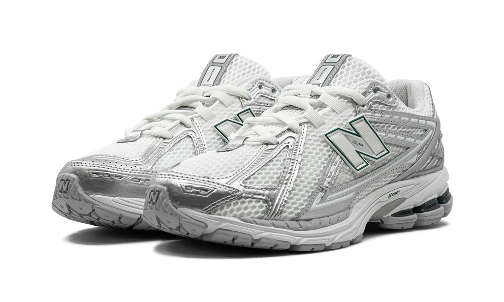 New Balance 1906R Silver Metallic Sea Salt - OnSize
