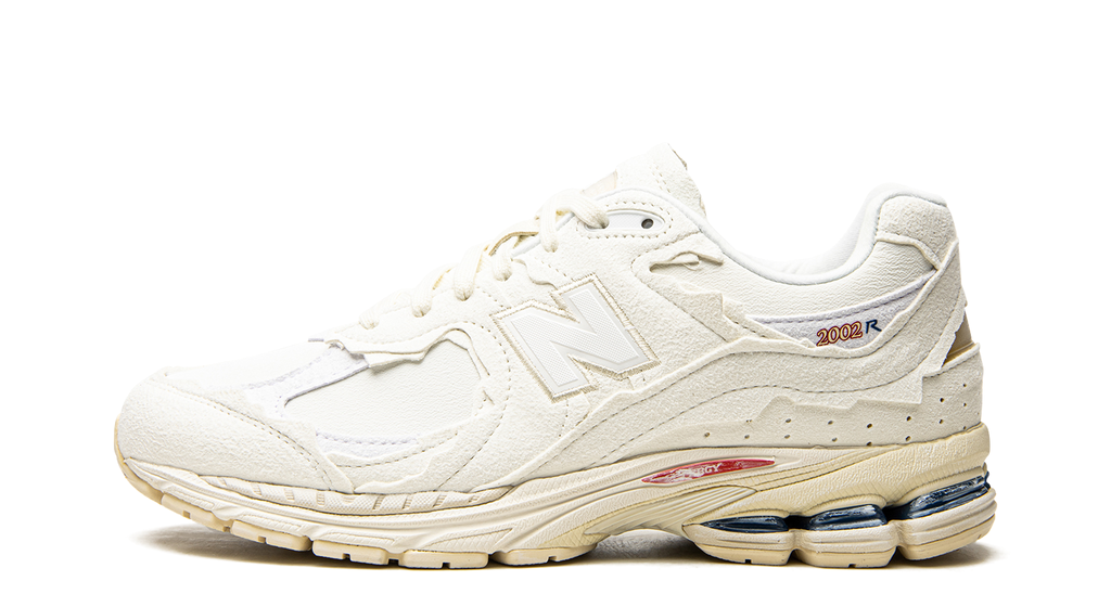 New Balance 2002R Protection Pack Sea Salt – oldalnézet, törtfehér velúr panelek