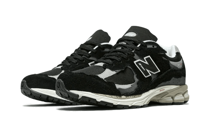 New Balance 2002R Protection Pack Black Grey - OnSize