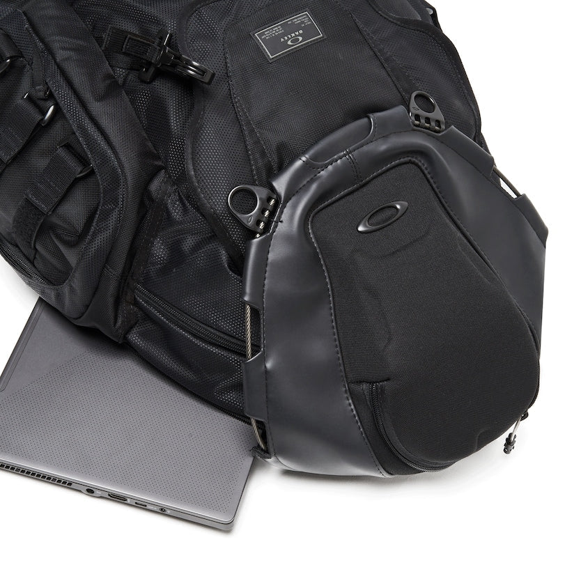 Oakley Kitchen Sink Backpack Stealth Black - OnSize